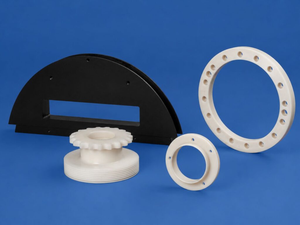 Umlenkrollen und Gleitelemente aus Comco-Cast Nylon für die Bühnentechnik